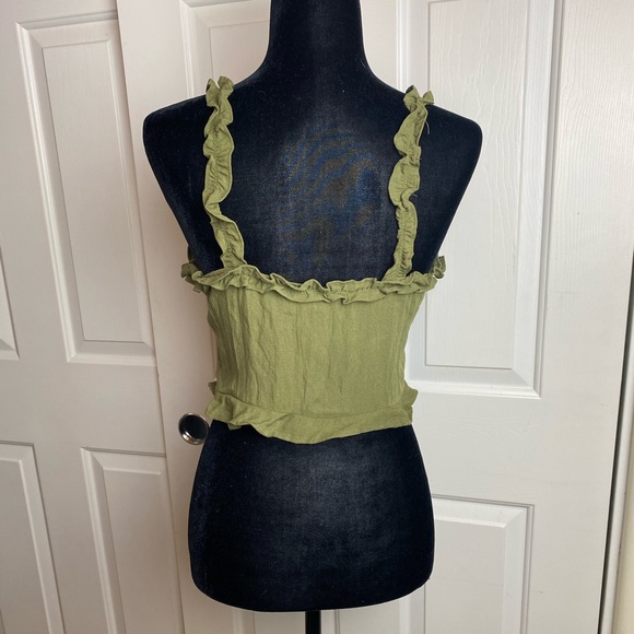 Lace-up Front Ruffled Crop Top - Picture 3 of 3